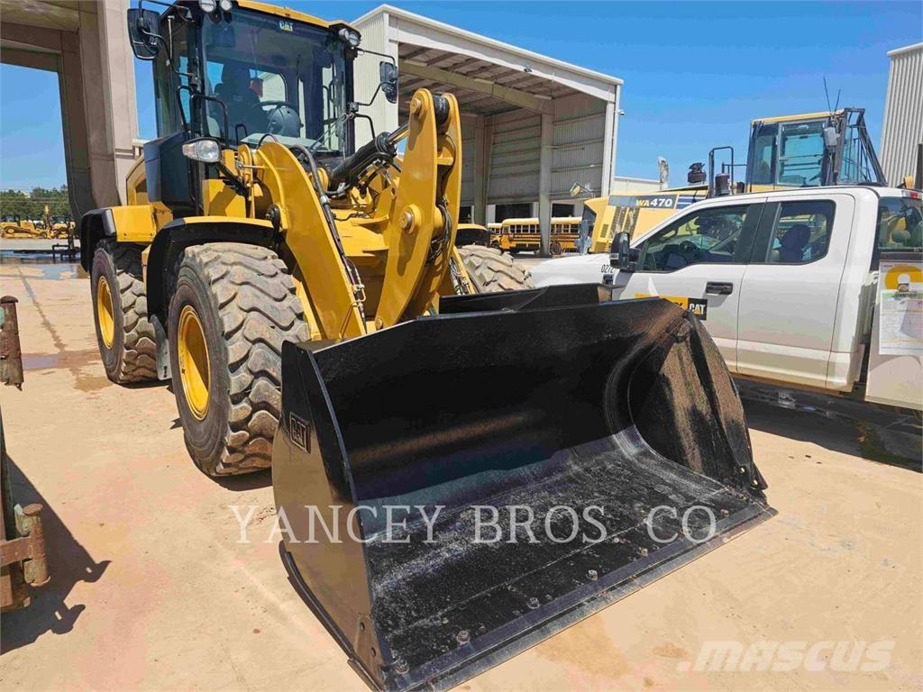 CAT 926M لوادر بعجل