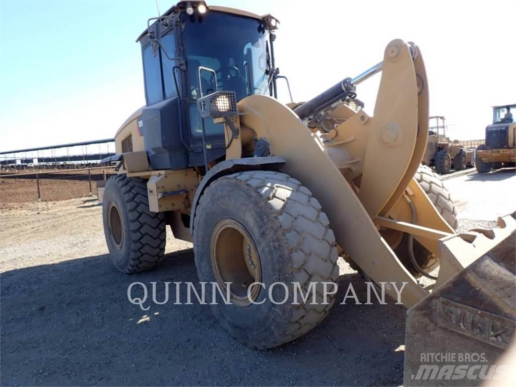 CAT 926M لوادر بعجل