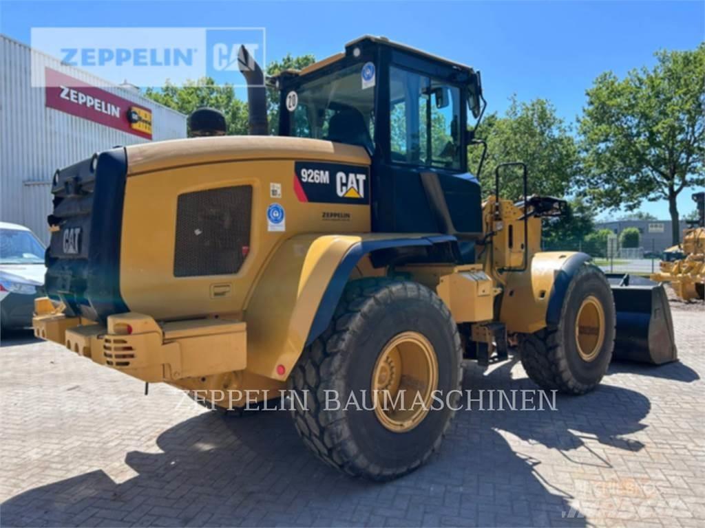 CAT 926M لوادر بعجل