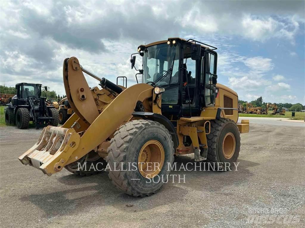 CAT 926M لوادر بعجل