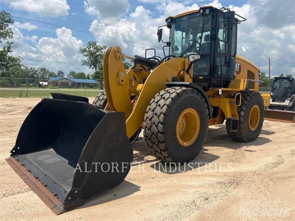 CAT 926M لوادر بعجل