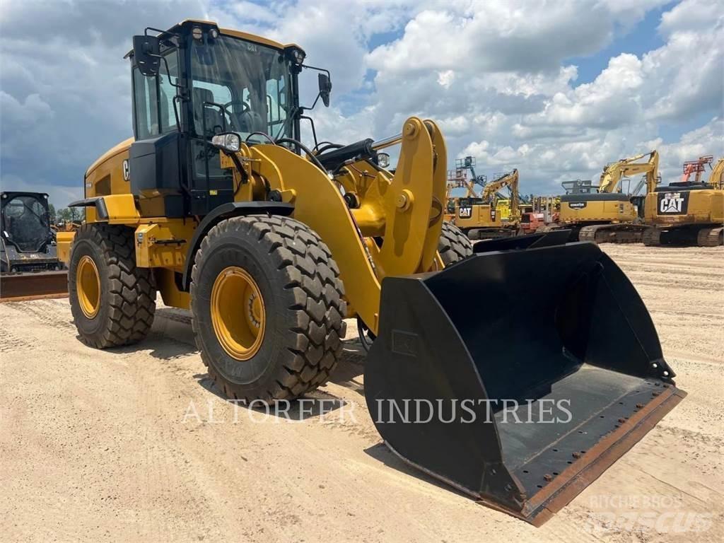 CAT 926M لوادر بعجل