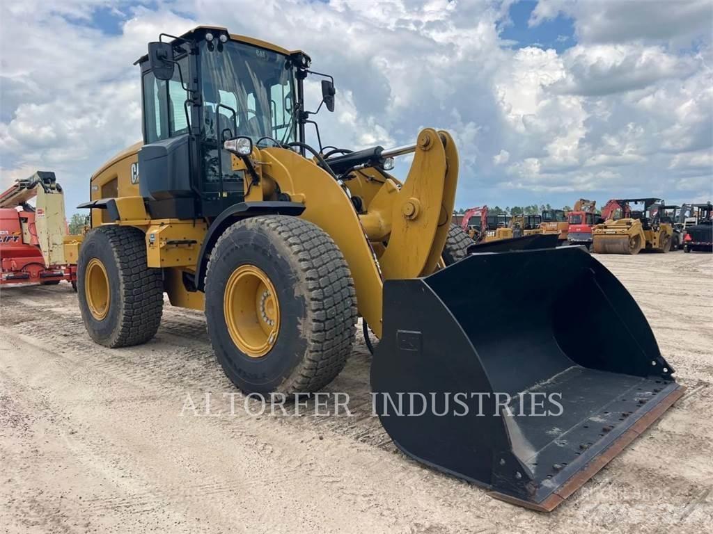 CAT 926M لوادر بعجل