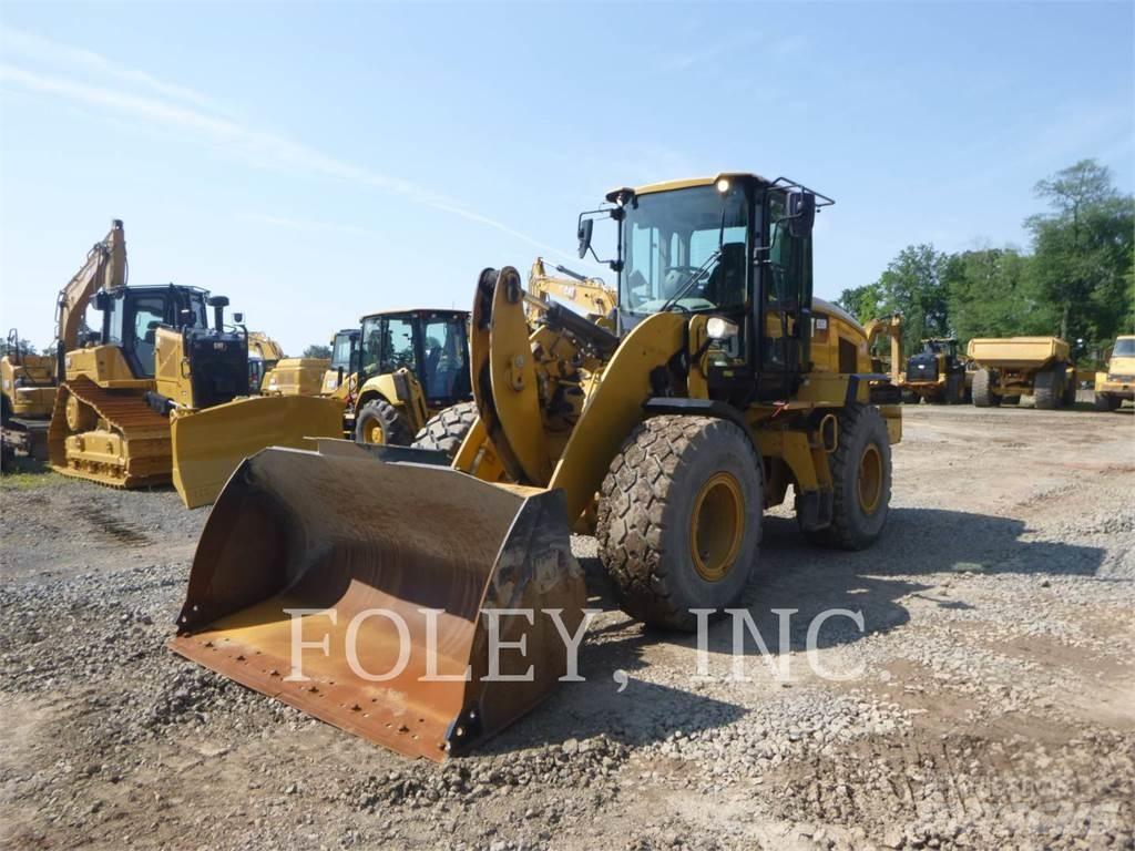 CAT 926M لوادر بعجل