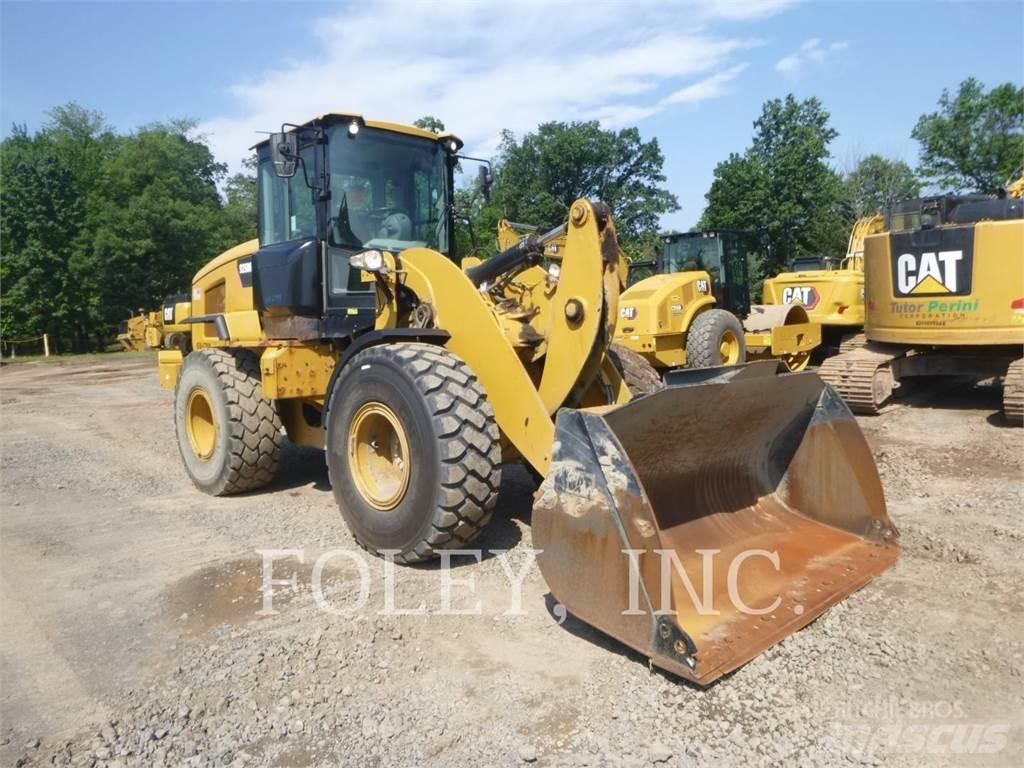 CAT 926M لوادر بعجل