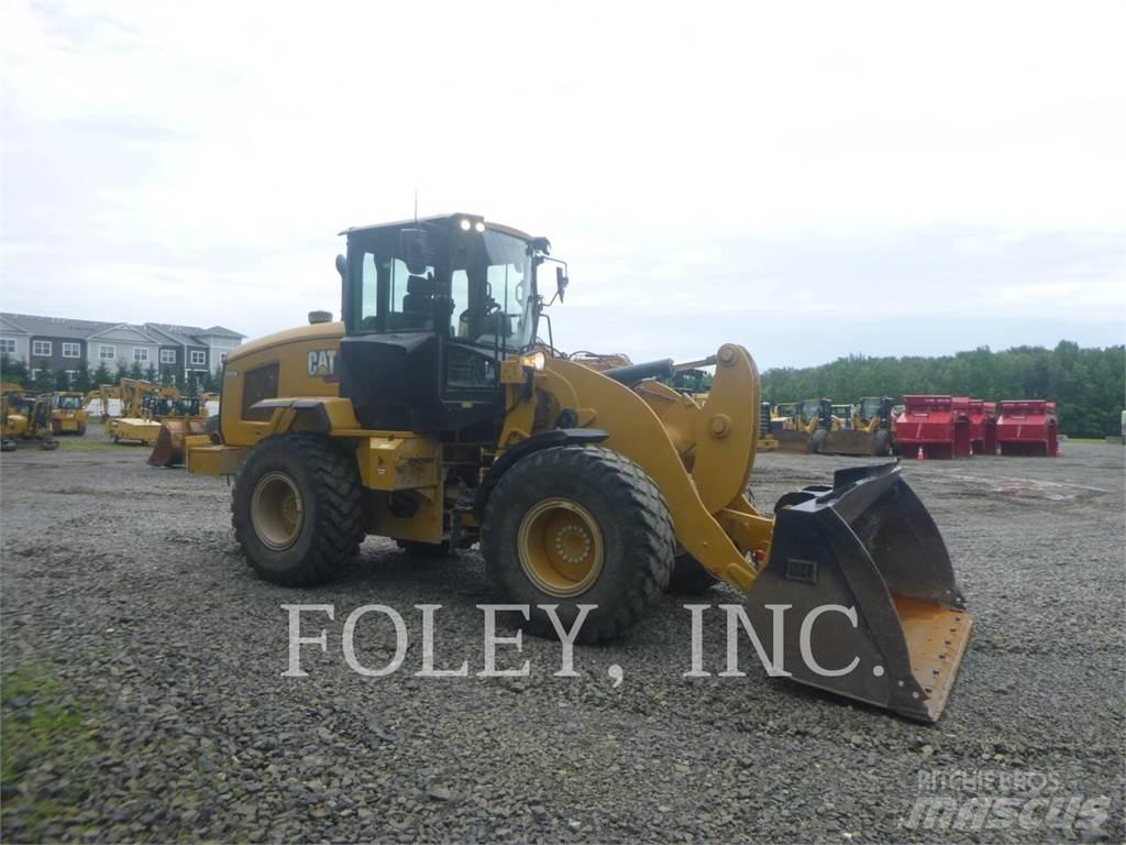 CAT 926M لوادر بعجل