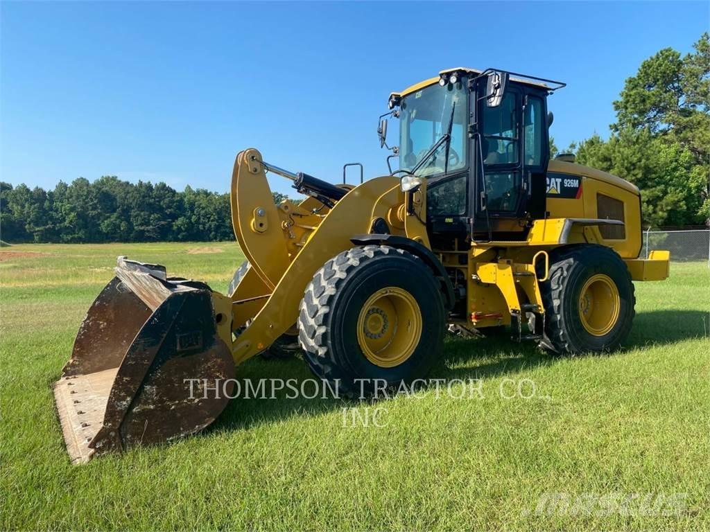 CAT 926M لوادر بعجل