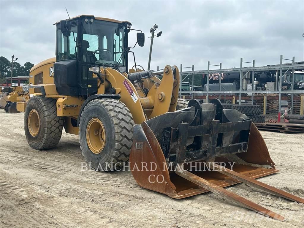 CAT 926M لوادر بعجل