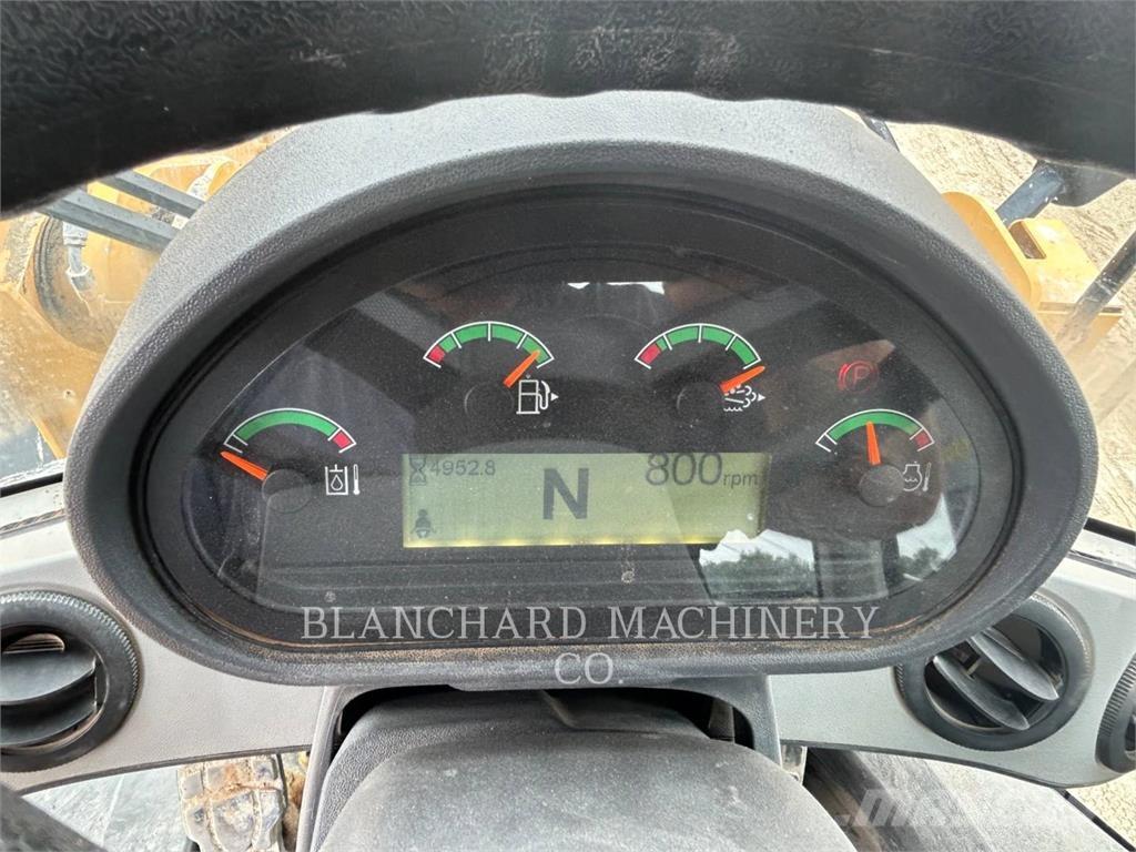 CAT 926M لوادر بعجل