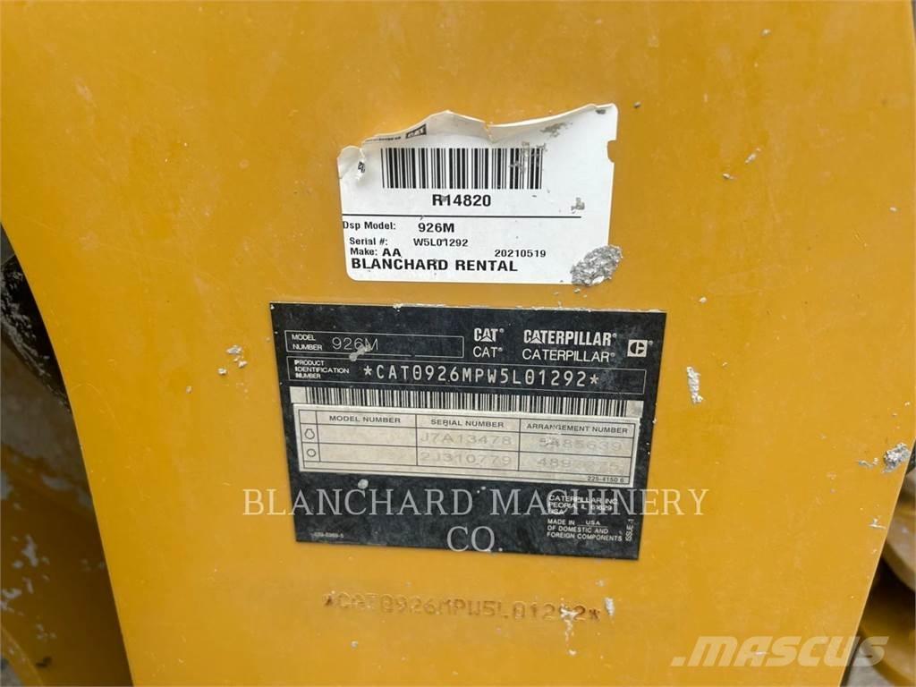 CAT 926M لوادر بعجل