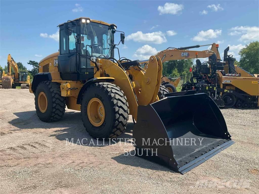 CAT 926M لوادر بعجل