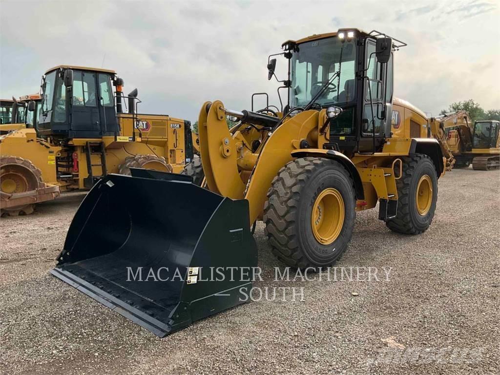CAT 926M لوادر بعجل