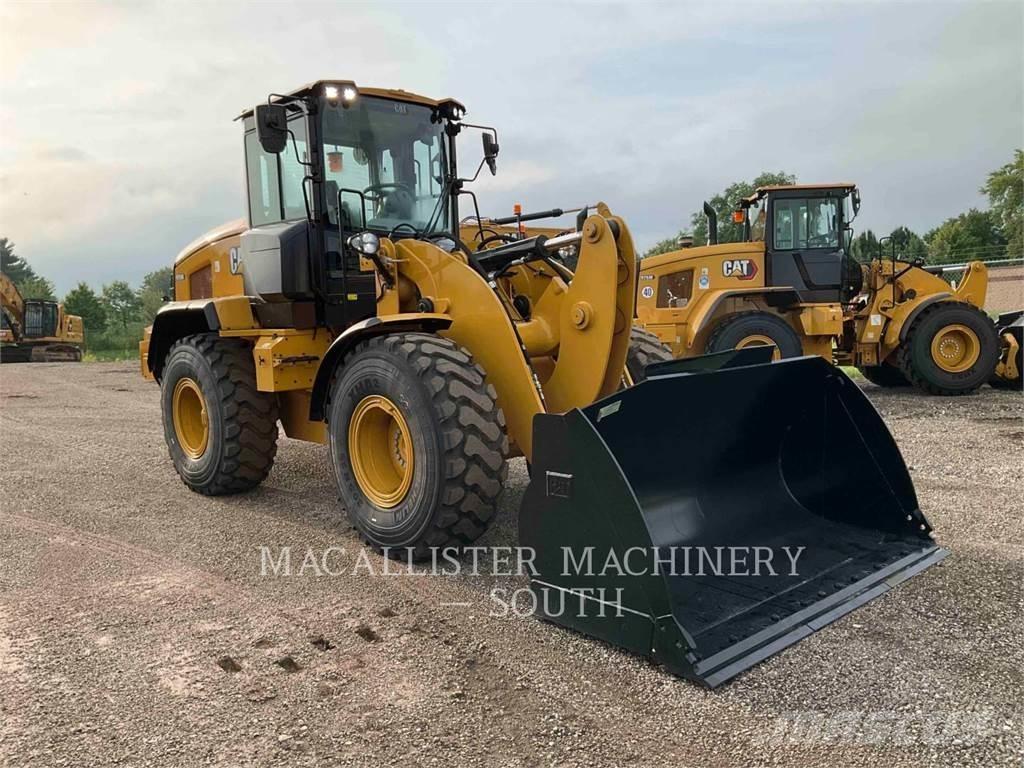 CAT 926M لوادر بعجل