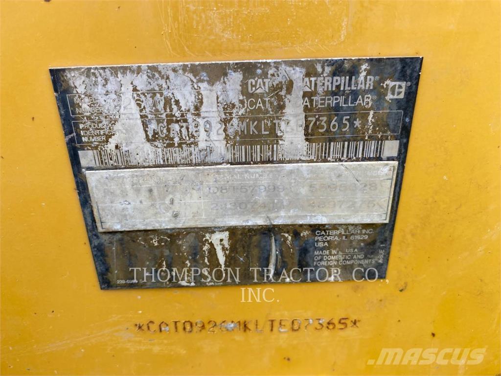 CAT 926M لوادر بعجل