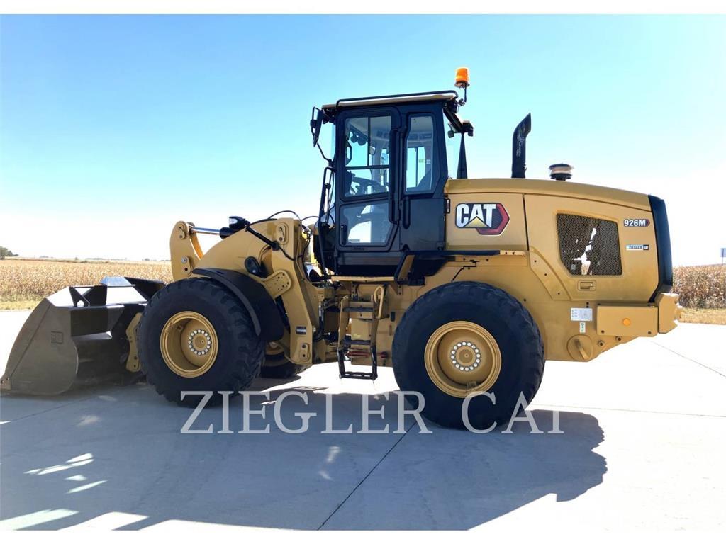 CAT 926M لوادر بعجل