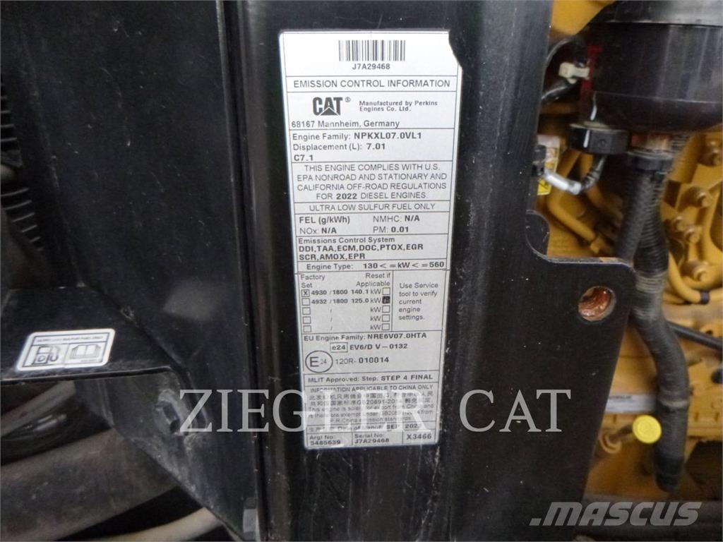 CAT 926M لوادر بعجل