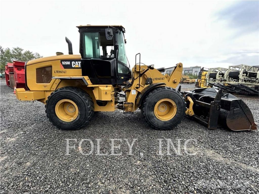 CAT 926M لوادر بعجل