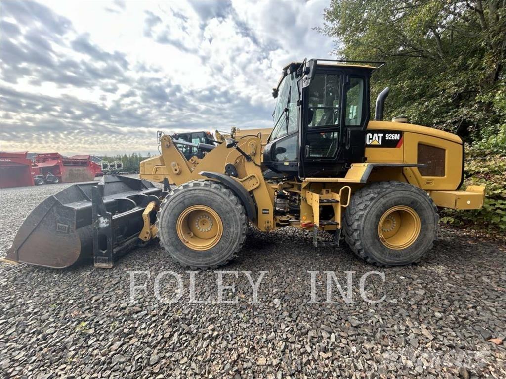 CAT 926M لوادر بعجل