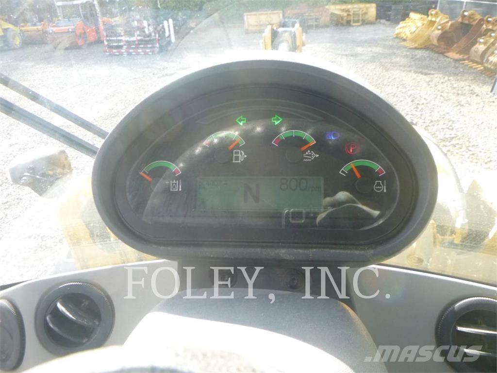 CAT 926M لوادر بعجل