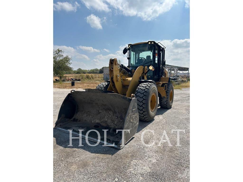 CAT 926M لوادر بعجل