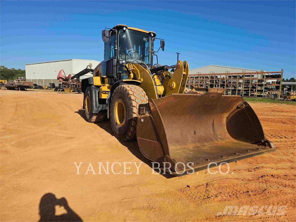 CAT 926M لوادر بعجل