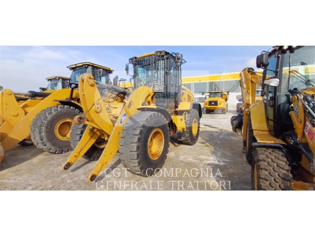 CAT 926M لوادر بعجل