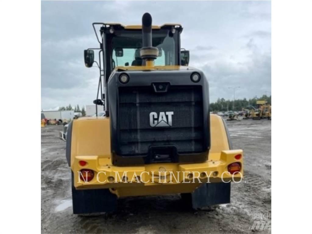 CAT 926M لوادر بعجل