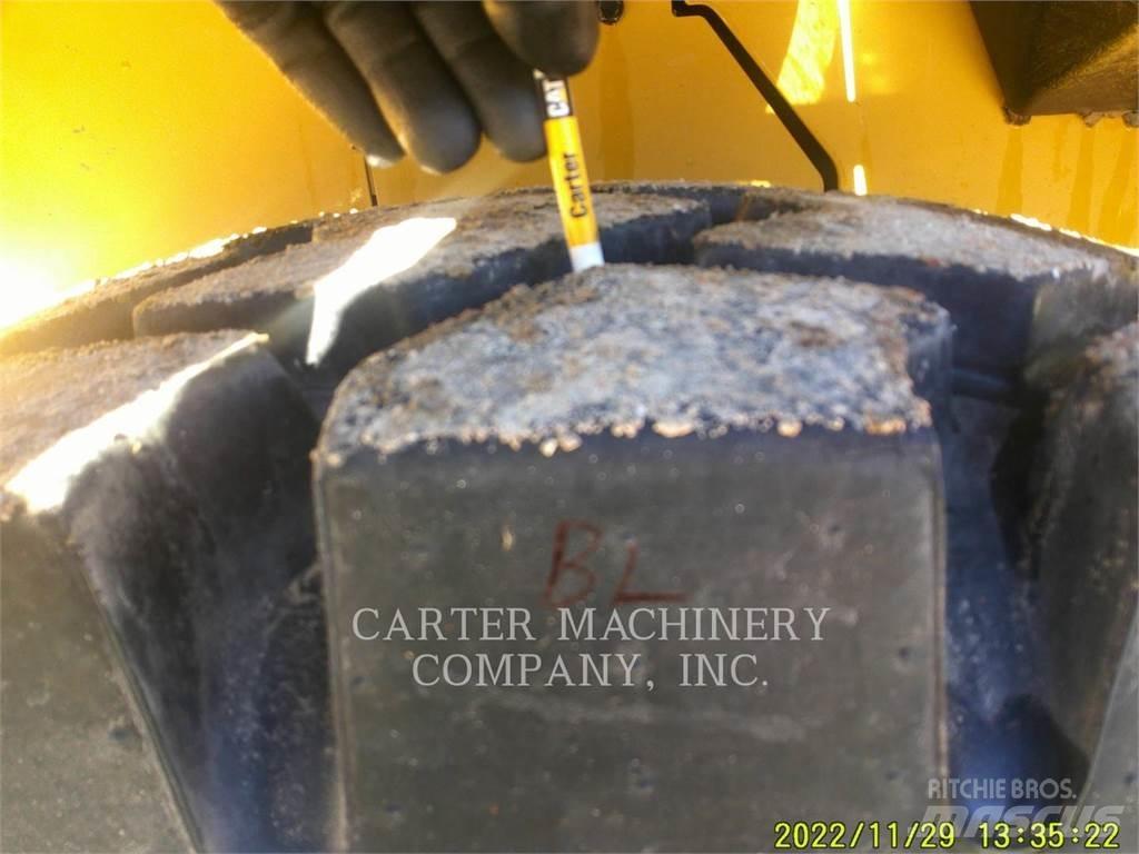 CAT 926M 3V لوادر بعجل