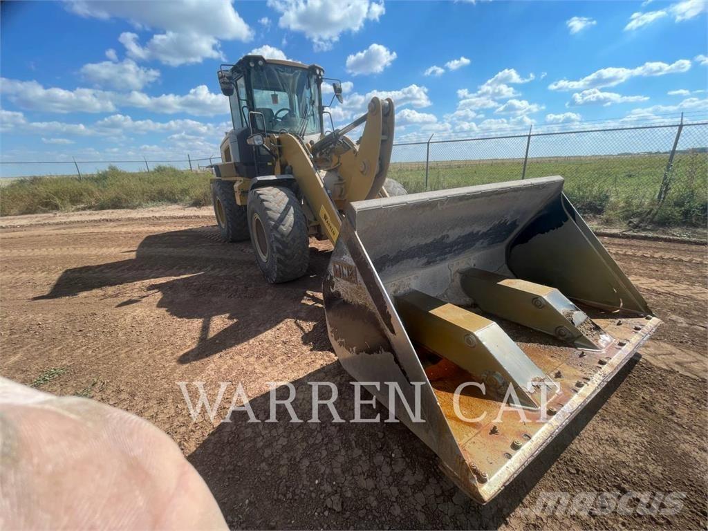 CAT 926M HL لوادر بعجل