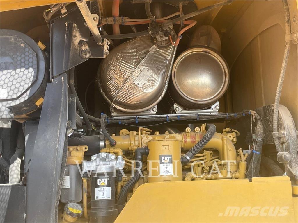 CAT 926M HL لوادر بعجل