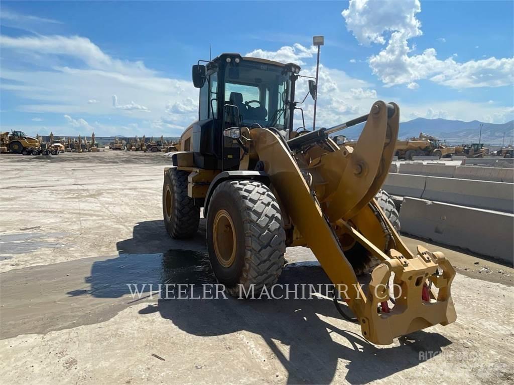 CAT 926M HL QC لوادر بعجل