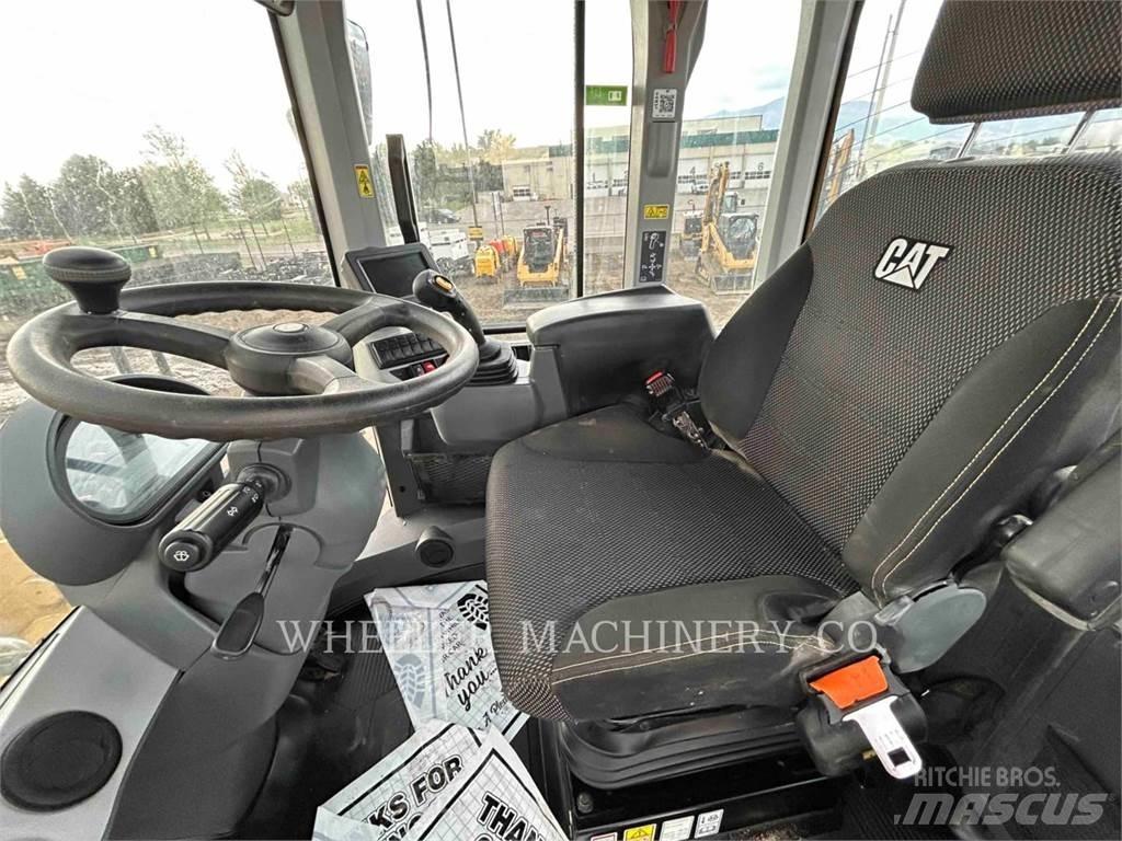 CAT 926M QC لوادر بعجل