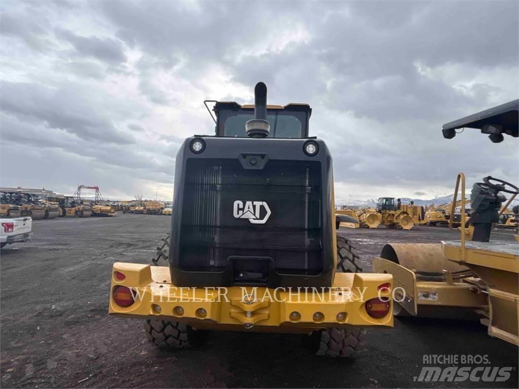 CAT 926M QC لوادر بعجل
