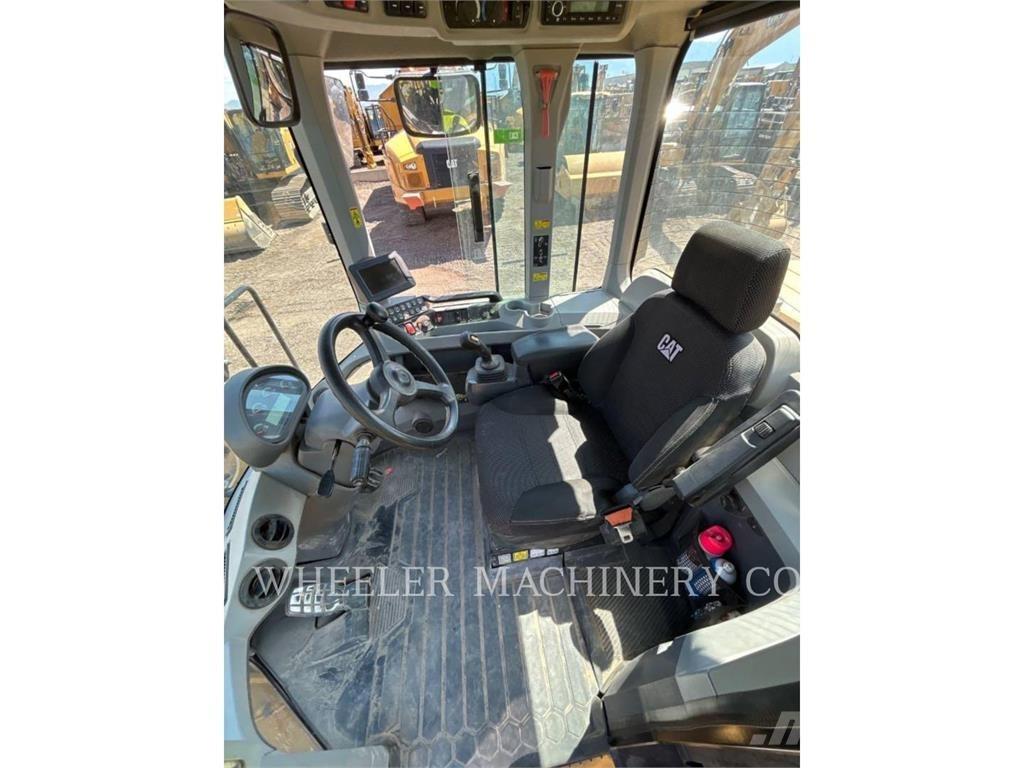 CAT 926M QC لوادر بعجل