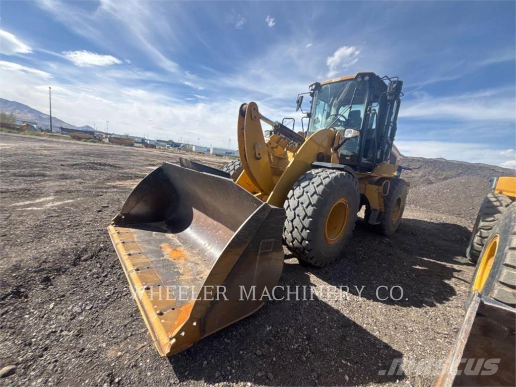 CAT 926M QC لوادر بعجل