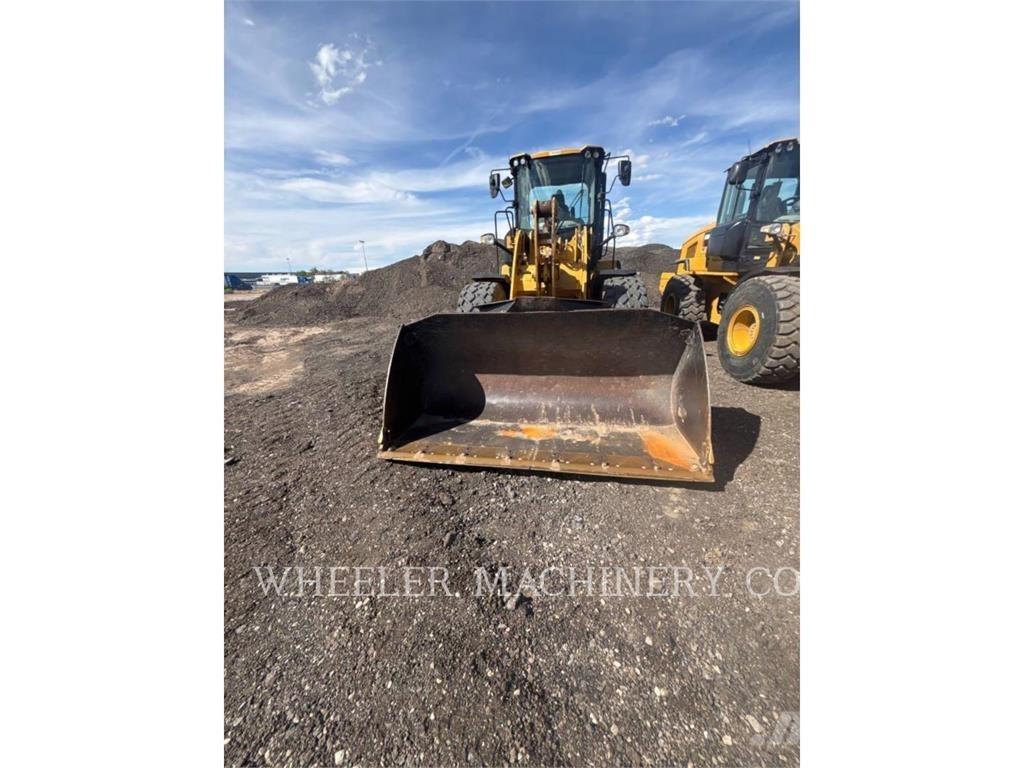 CAT 926M QC لوادر بعجل