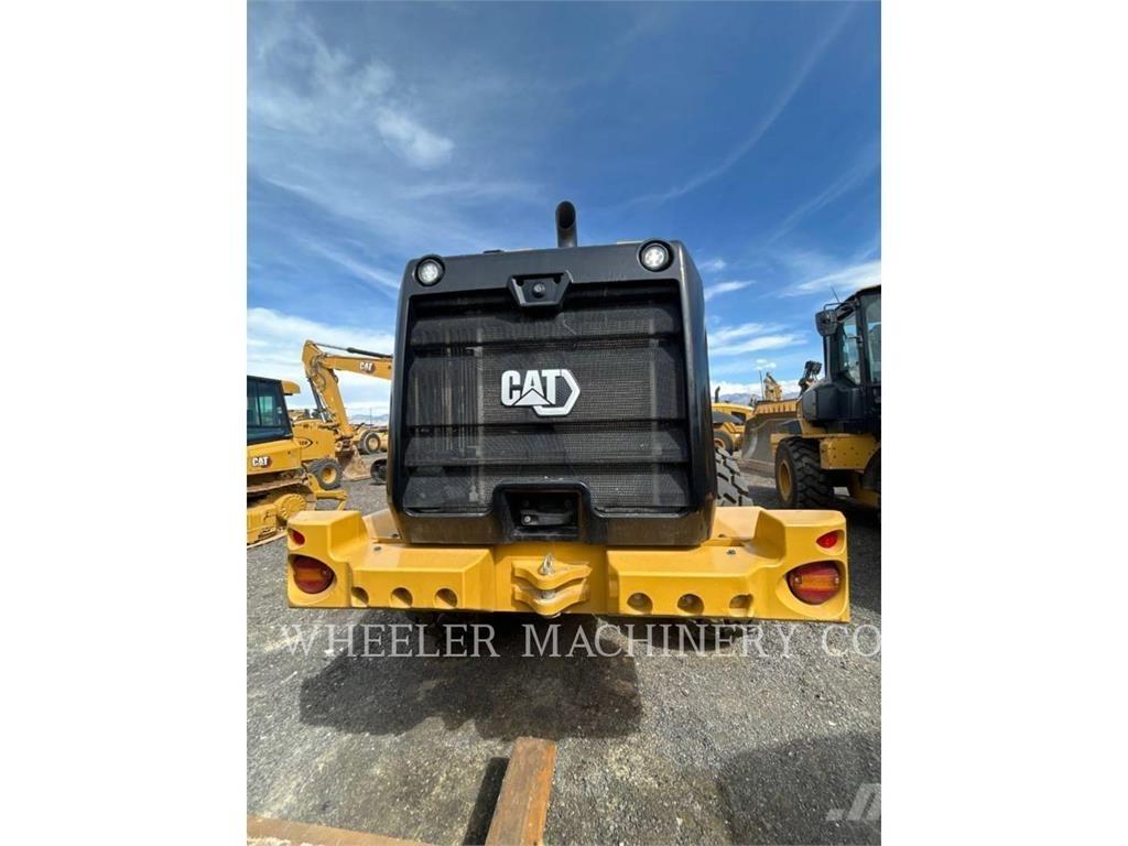 CAT 926M QC لوادر بعجل