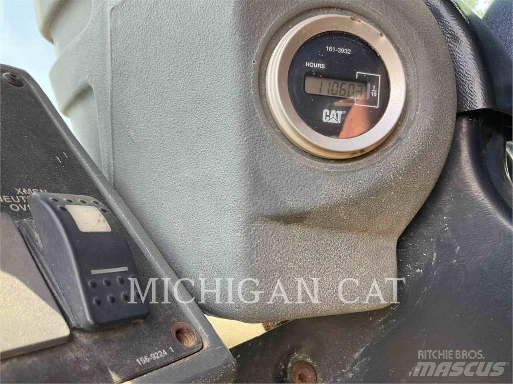 CAT 928G لوادر بعجل