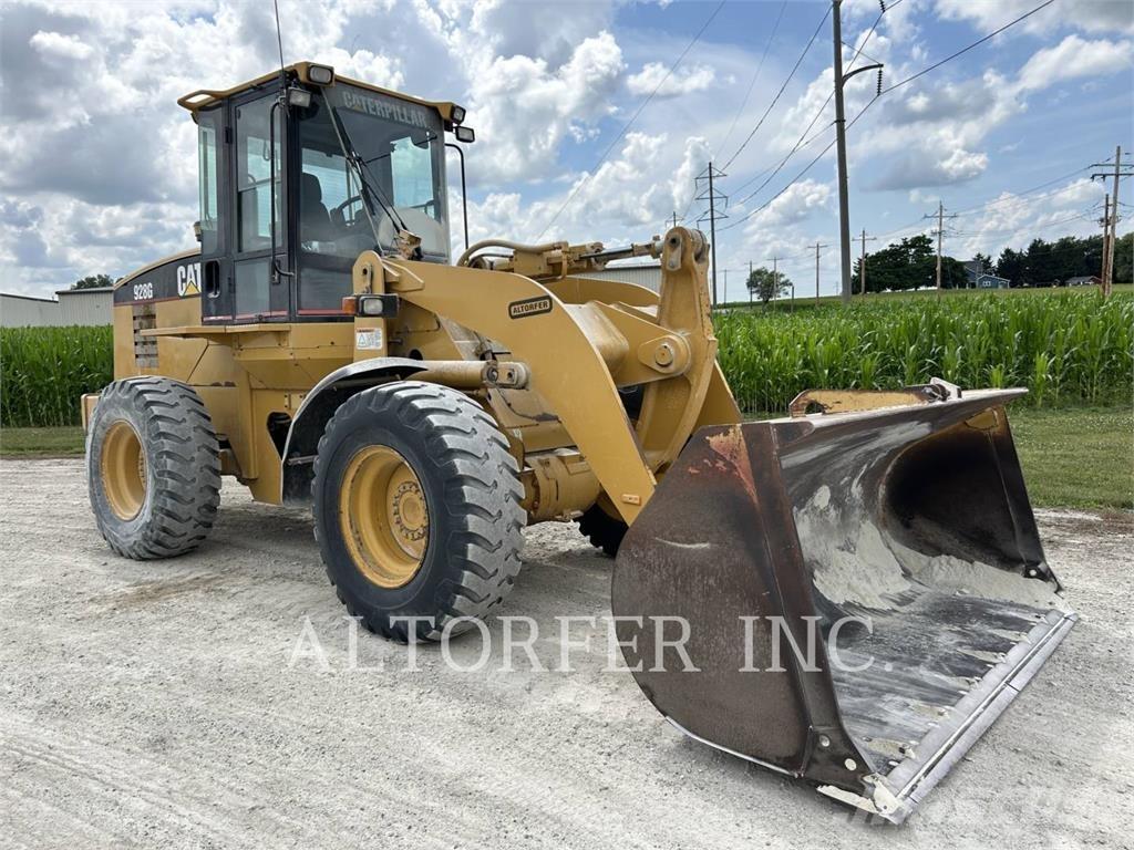 CAT 928G لوادر بعجل