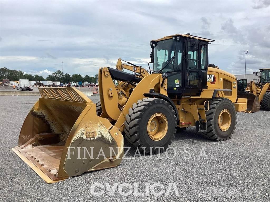 CAT 930 لوادر بعجل