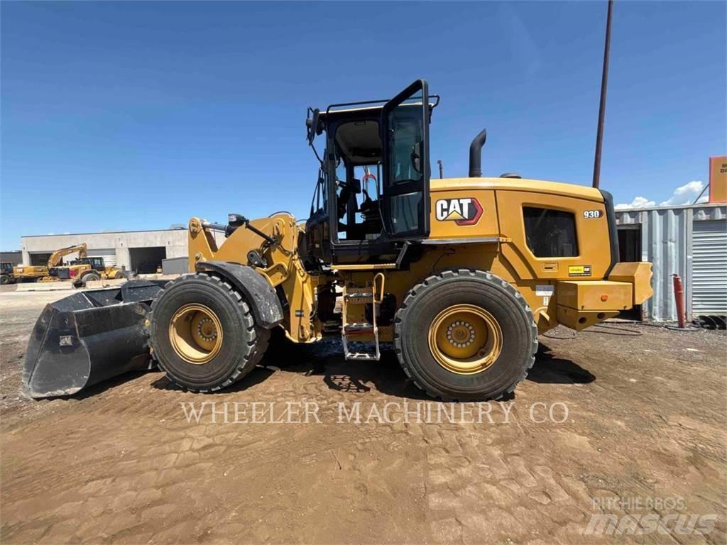 CAT 930 QC لوادر بعجل