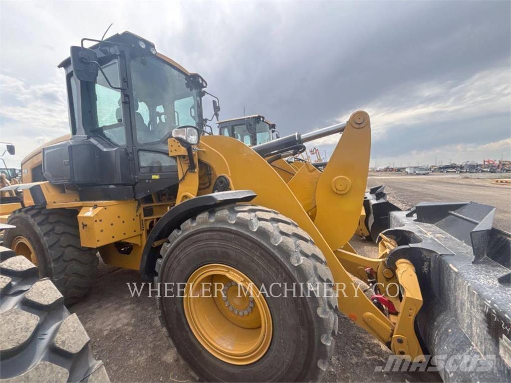 CAT 930 QC لوادر بعجل