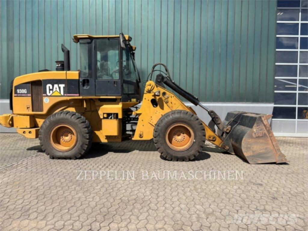 CAT 930G لوادر بعجل