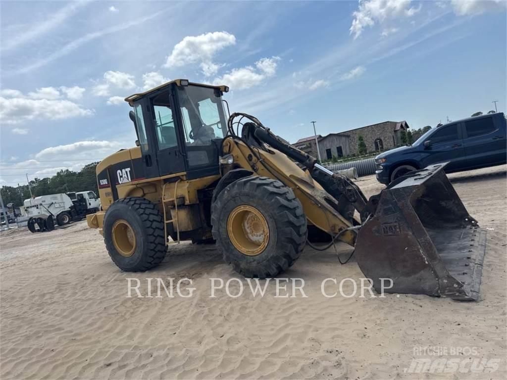 CAT 930GIT لوادر بعجل