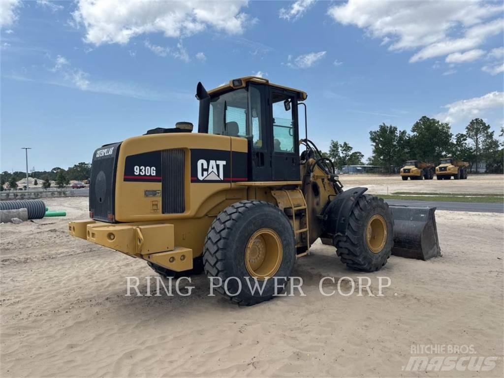 CAT 930GIT لوادر بعجل