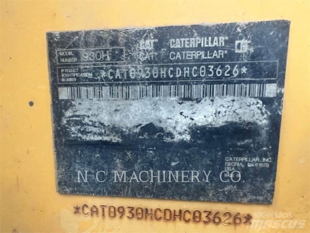 CAT 930H لوادر بعجل