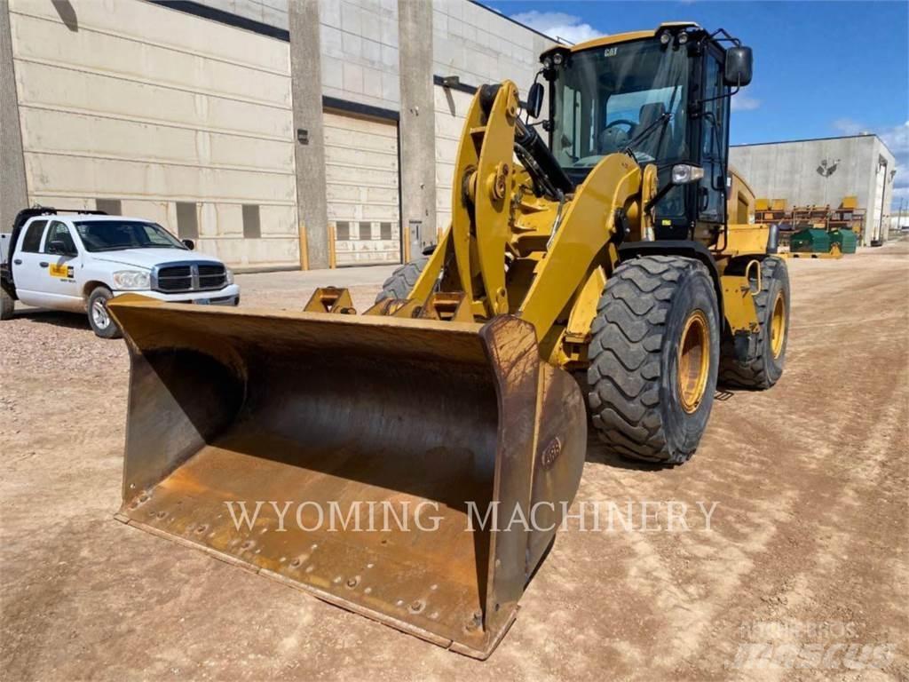 CAT 930K لوادر بعجل