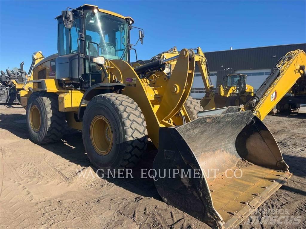 CAT 930M لوادر بعجل