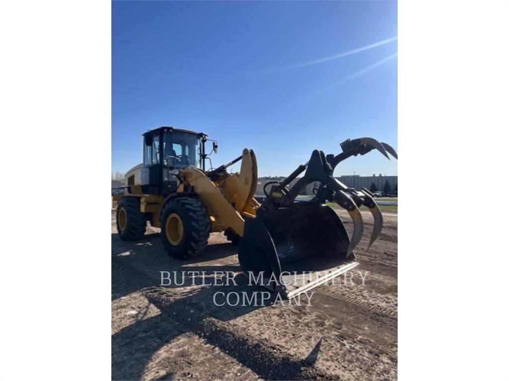 CAT 930M لوادر بعجل
