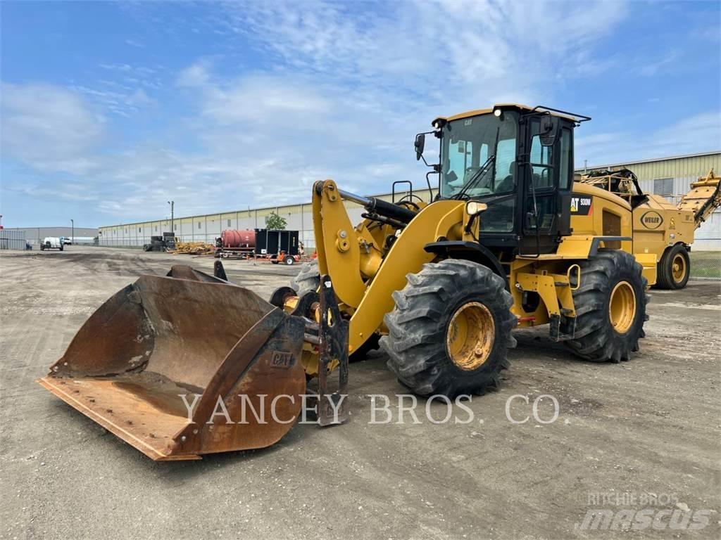 CAT 930M لوادر بعجل
